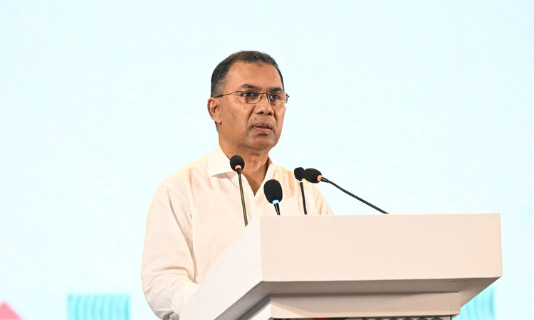 PM urges govt officials to work impartially for welfare of country, people