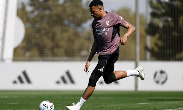 Mbappe and Tchouameni join Real Madrid training ahead of Clasico