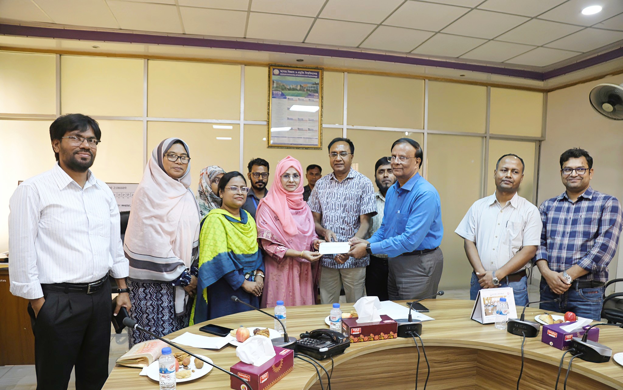 Prof Mizan donates Tk 50 lakh to JUST Education Welfare Trust