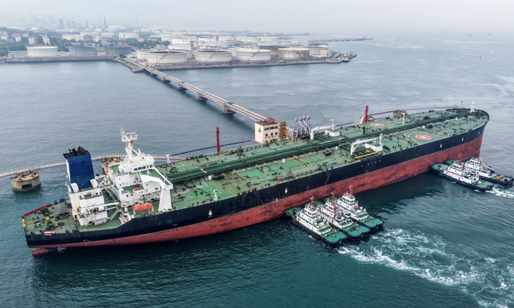 Oil rises, stocks mostly higher on US-Iran deadlock