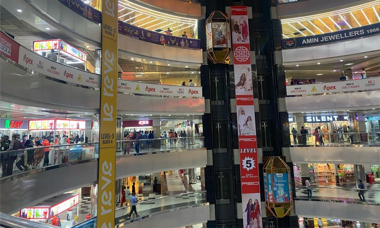 Shopping malls to remain open till 10 pm