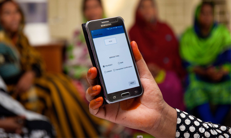 Women's digital access rises, but gender gap persists in smartphone ownership