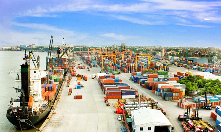14 oil-carrying ships arrive in May, 5 to anchor soon 