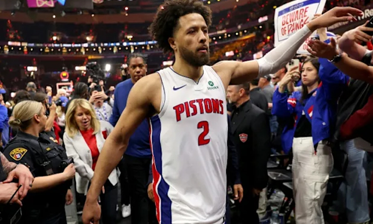 Pistons pound Cavaliers to stay alive