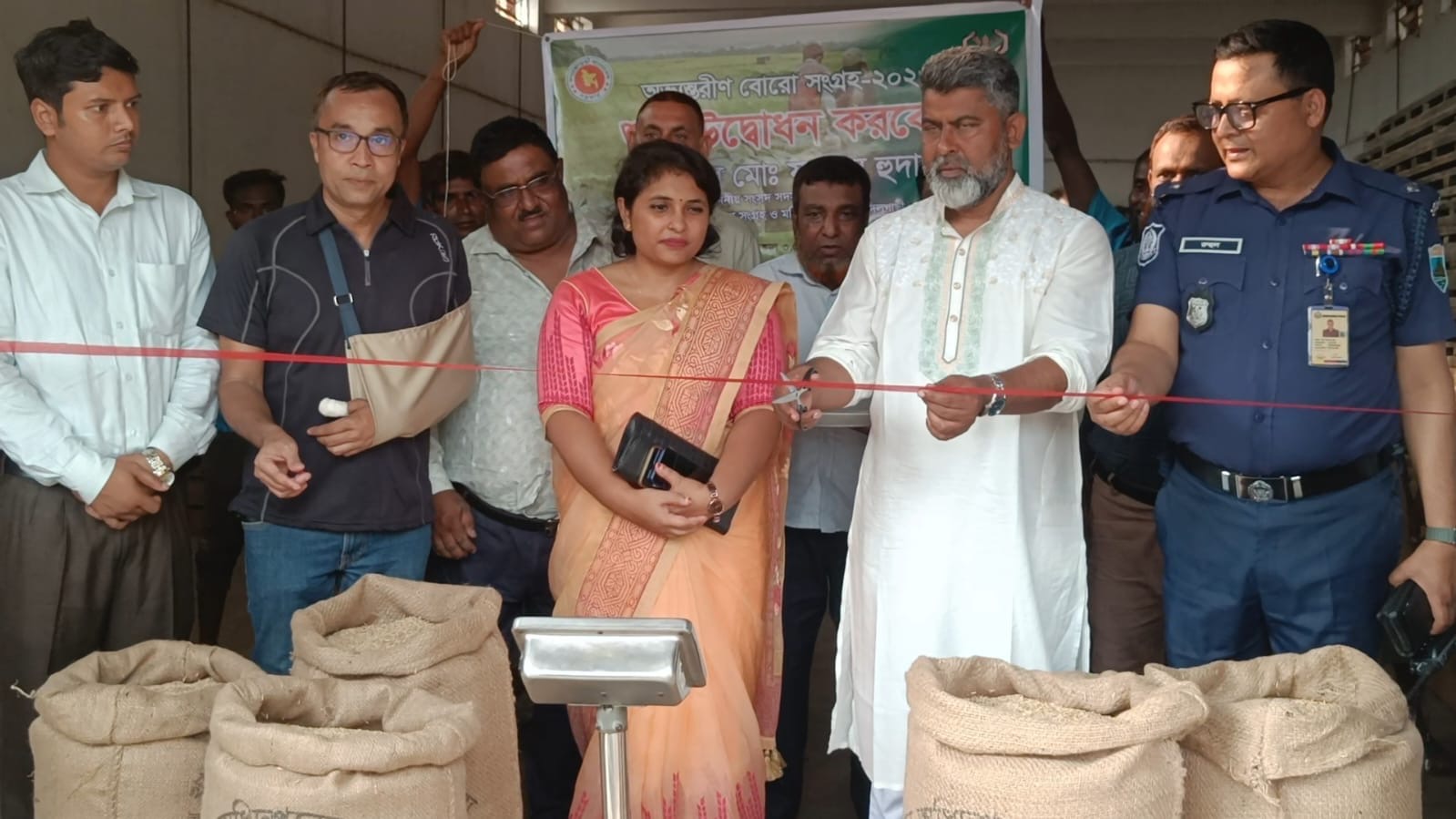 Govt launches paddy-rice procurement drive in Naogaon