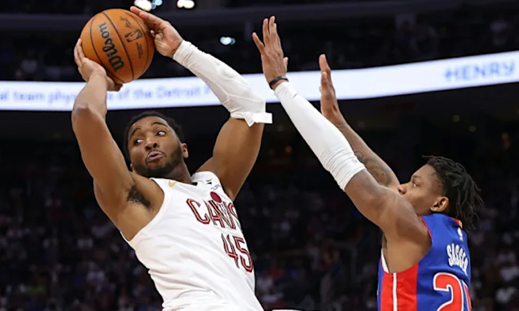 Cleveland Cavaliers eliminate top-seeded Detroit from NBA playoffs
