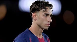 Spain midfielder Lopez to miss World Cup with foot fracture