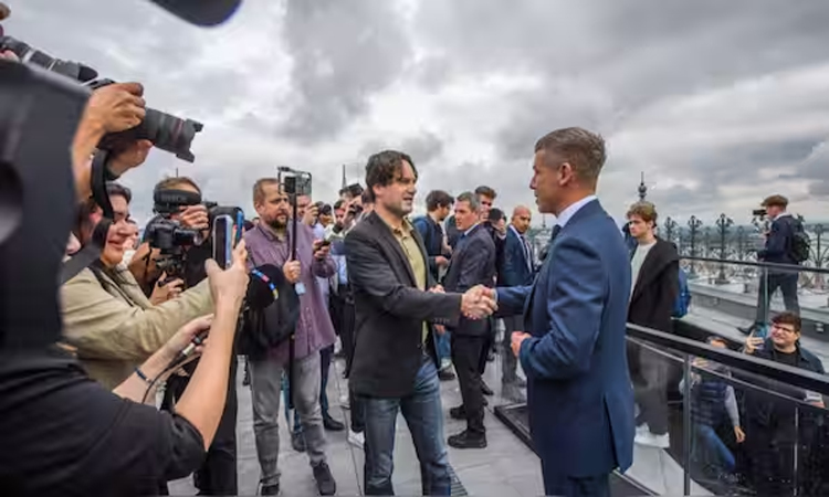 Hungary PM visits Poland, Austria to restore ties