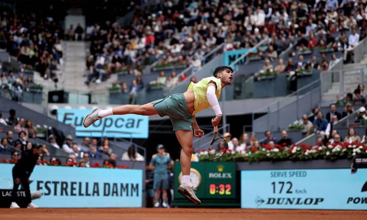 Djokovic trying to hold back time at French Open
