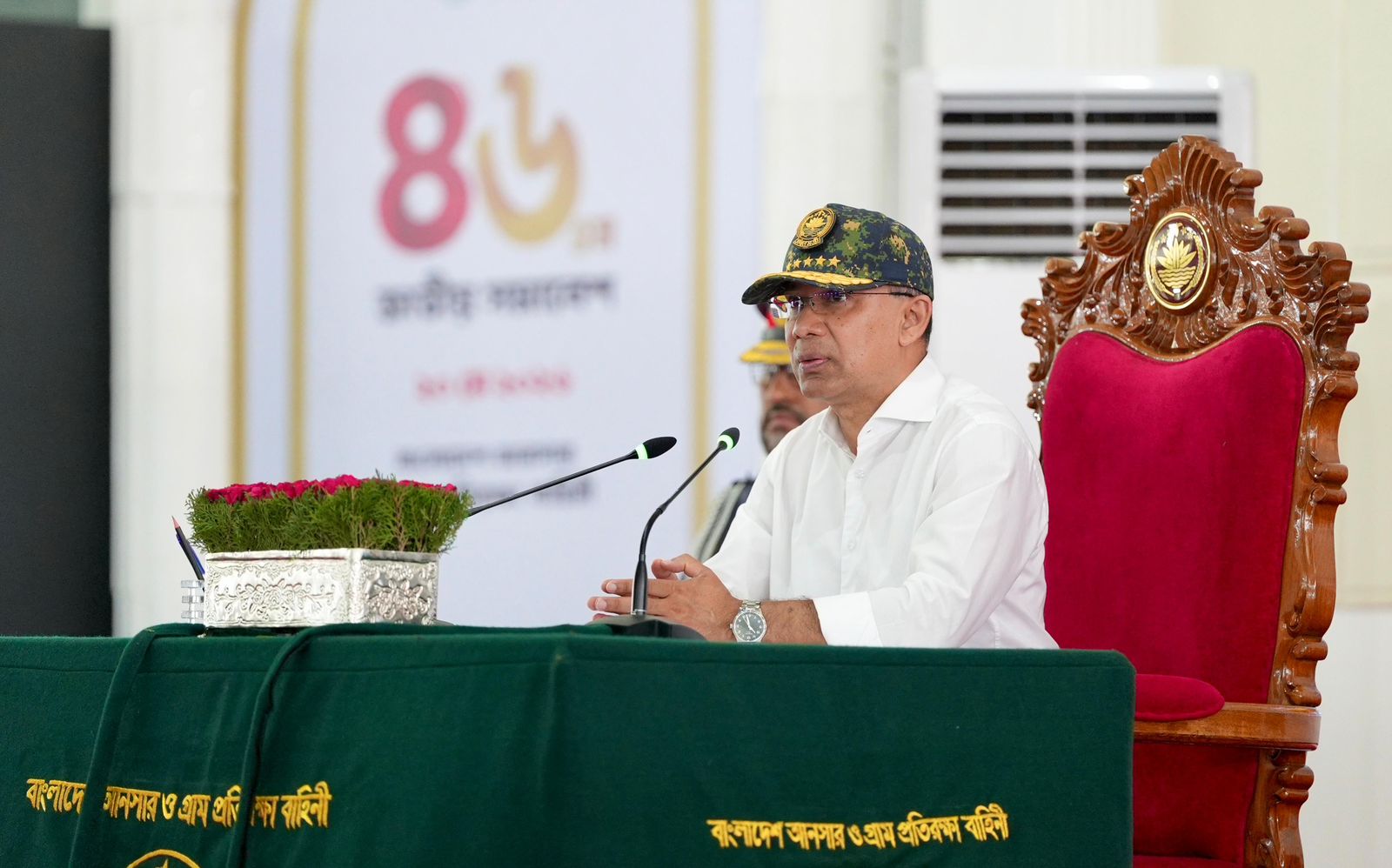 PM urges Ansar-VDP members to perform duties with discipline, professionalism 