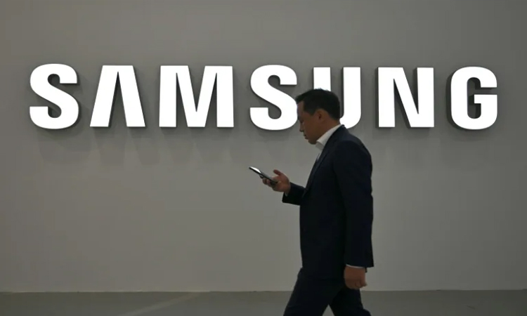 Samsung, union resume negotiations with minister mediating