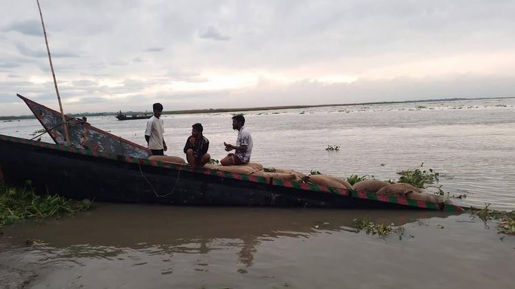 Boats with VGF-rice sink in Brahmaputra at Fulchhari
