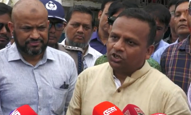 State Minister for Shipping inspects Eid travel preparations at Paturia- Daulatdia ferry ghat