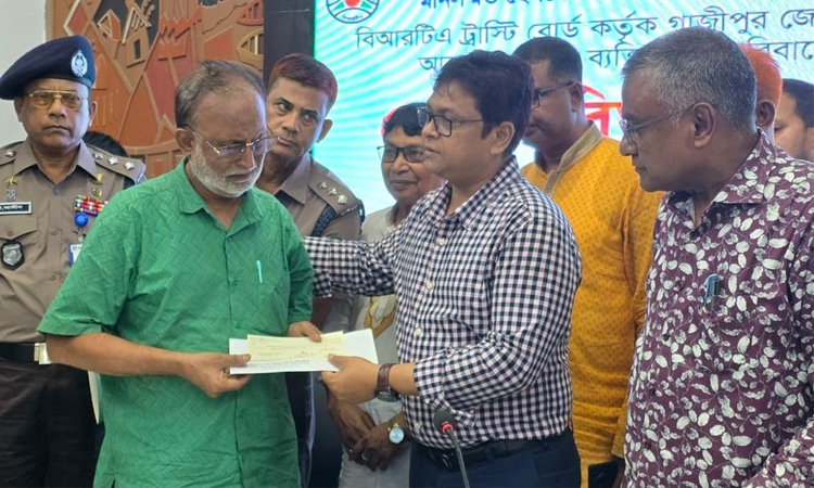 Tk 1.15 crore distributed among road accident victims, families in Gazipur