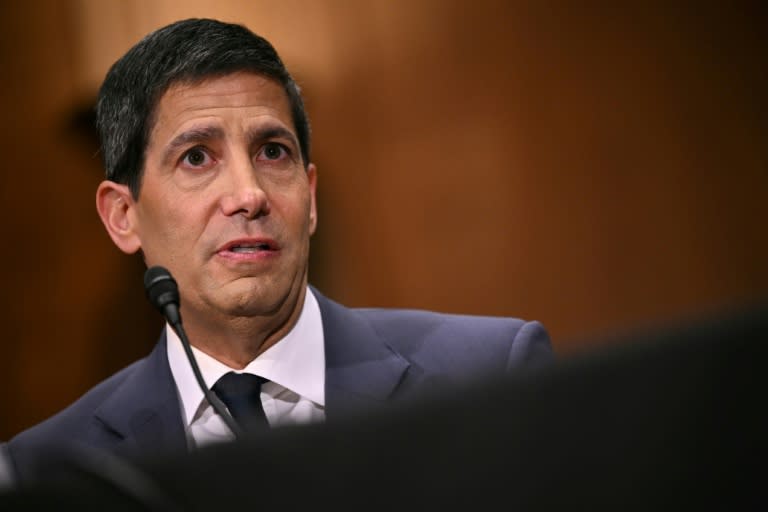 With Fed under intense Trump pressure, new chief to be sworn in at White House