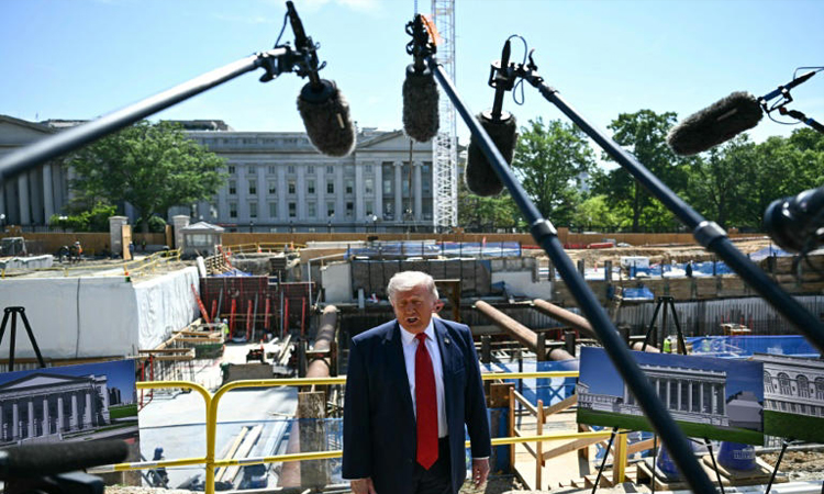 Trump 'slush fund' sinks Senate immigration bill