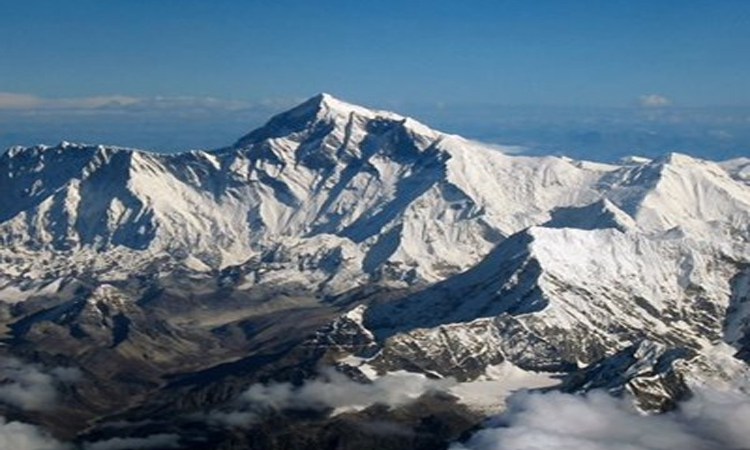 Australian breaks fastest sea-to-summit Everest record