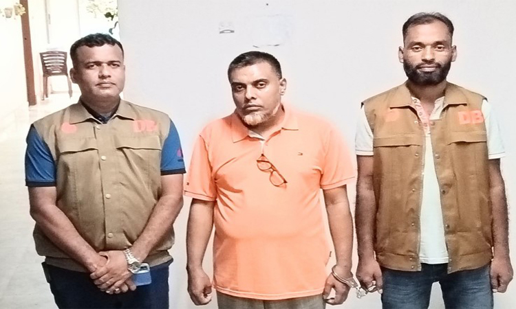 Fake APS to PM arrested in Savar