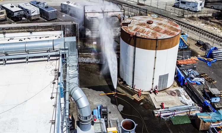 Thousands ordered to evacuate around leaking California chemical tank