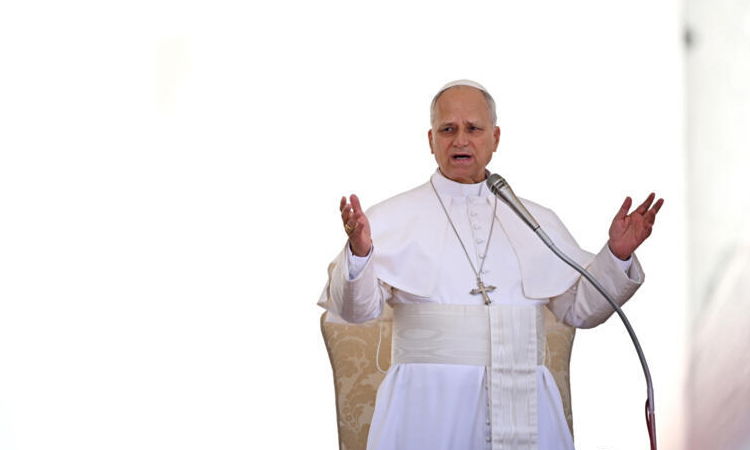 Pope visits Italy's 'Land of Fires'
