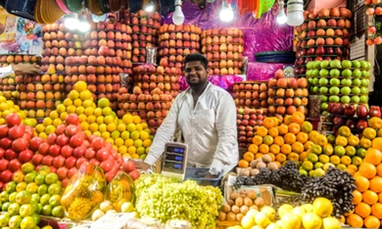 Wiseghat fruit market abuzz with summer arrivals 