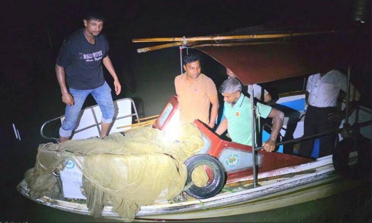2300 meters illegal nets seized from Halda River