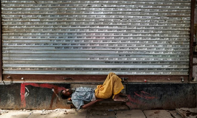 Heatstroke kills 16 in India as temperatures climb