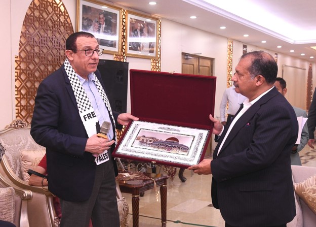 Information Minister expresses solidarity with Palestine