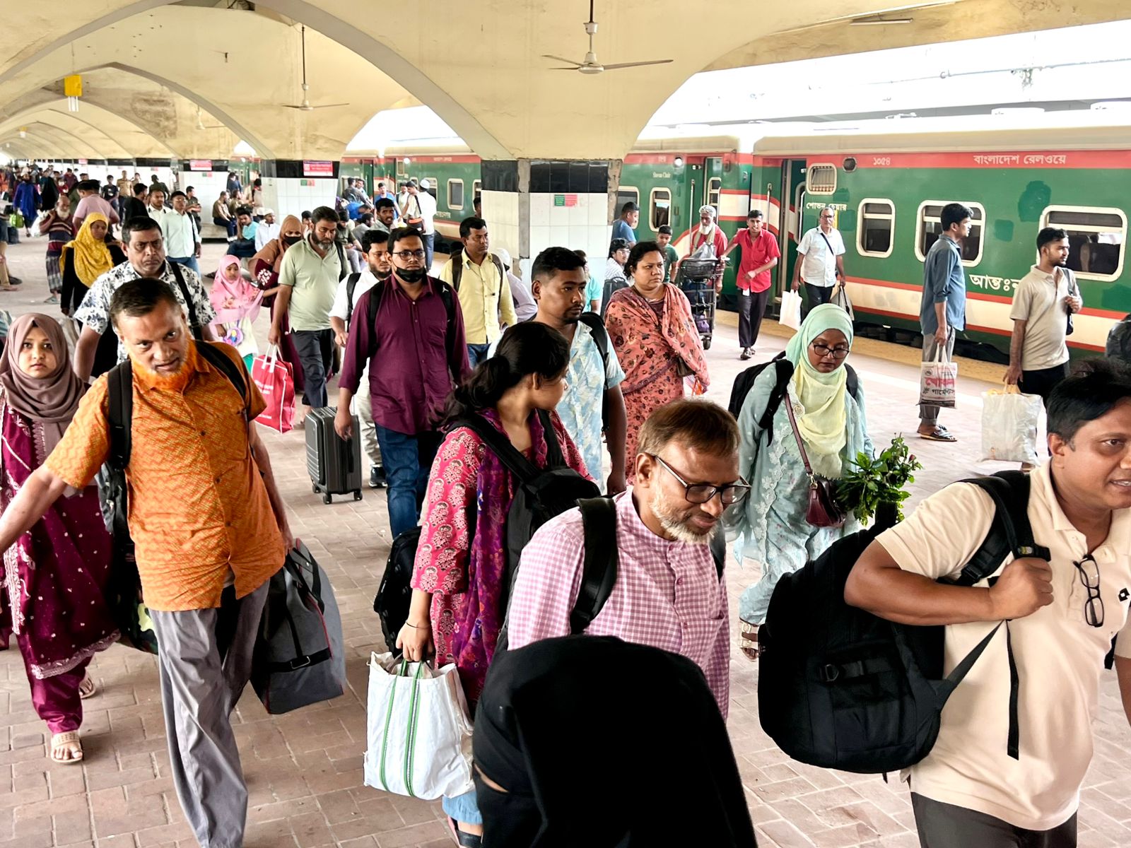 City dwellers head home for Eid celebrations