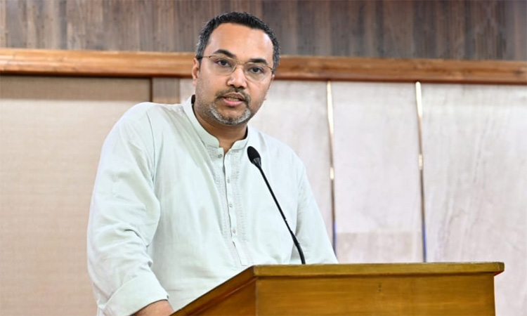 Govt sets unique instance of humane and people-centric politics: Mahdi Amin