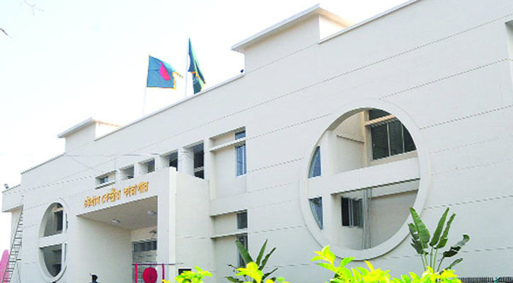 Chattogram jail brings Eid joy to inmates with special feasts, family visits