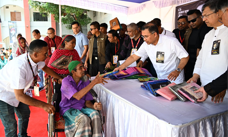 PM distributes food among poor