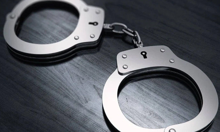 Couple held with 2,700 pieces of yaba in Ctg