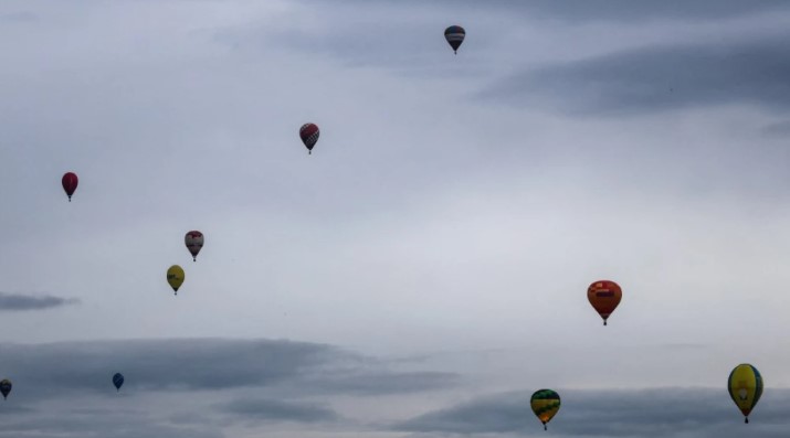 Man dies jumping from air balloon in the Netherlands