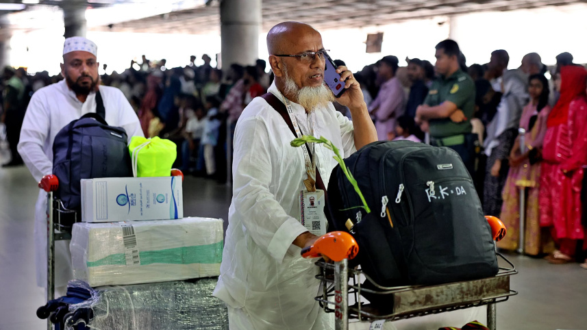11,613 Bangladeshi Hajj pilgrims return home