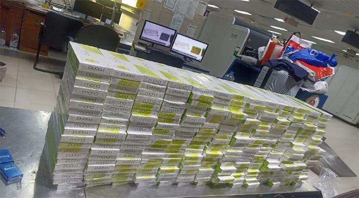 Cigarettes worth Tk 34 lakh seized at Ctg airport
