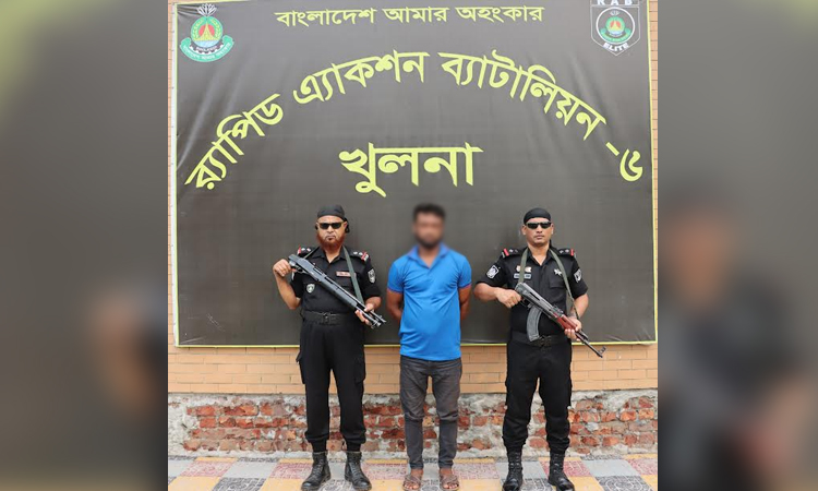 Prime accused held in sensational triple murder case in Khulna