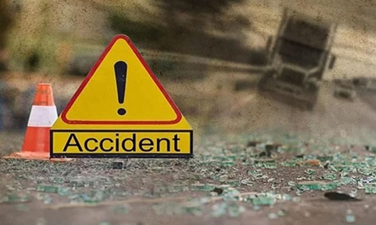 Pickup driver killed in Feni road crash