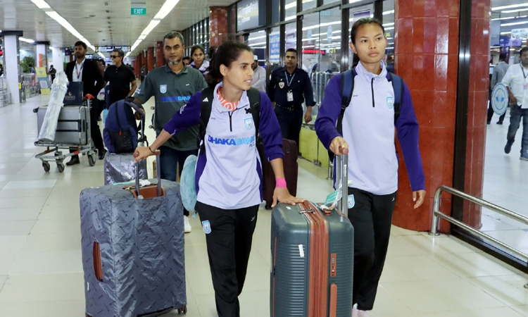 Bangladesh women's national team return home 