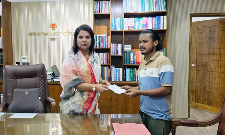 Dhaka DC extends support to bullet-hit July fighter