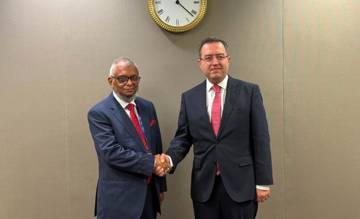 OIC Labour Center DG meets Bangladesh Labour Minister in Geneva