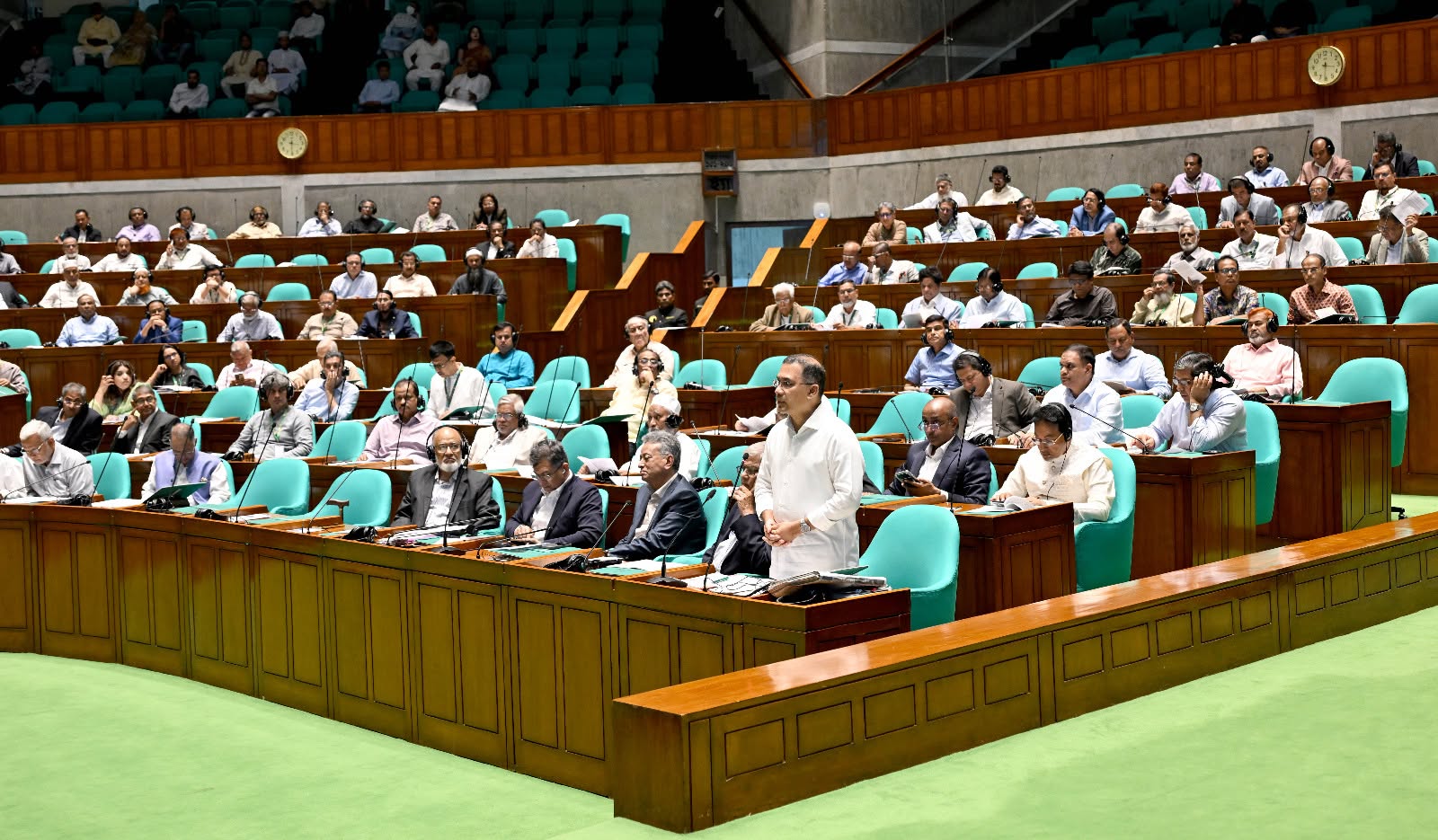 PM joins JS sitting