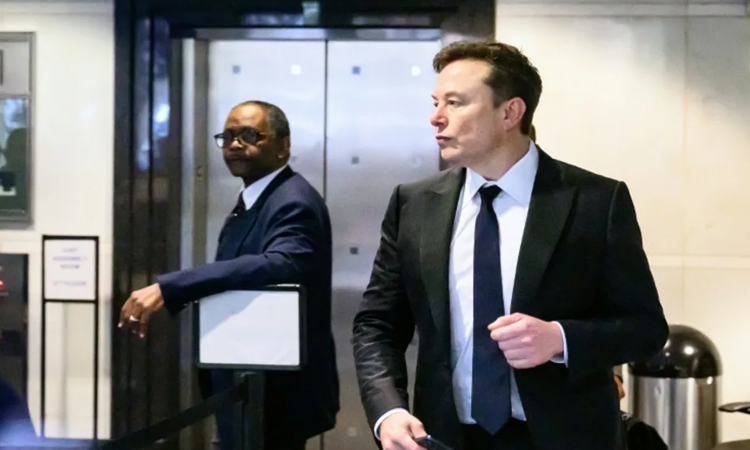 All in on Musk, SpaceX's self-declared 'dream weaver'