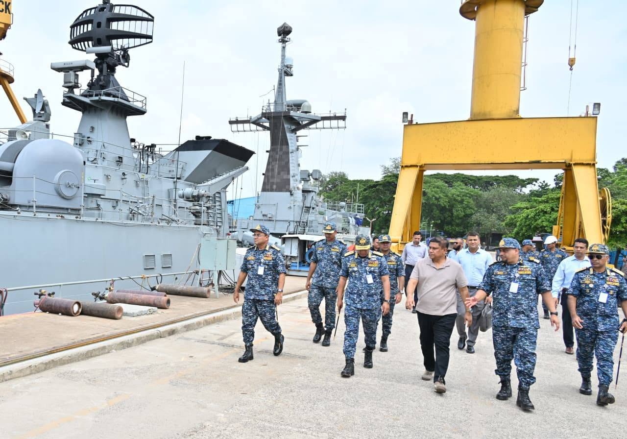 Defence Adviser visits key Navy facilities in Ctg