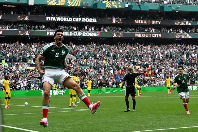 Co-hosts Mexico kick off World Cup with dramatic victory