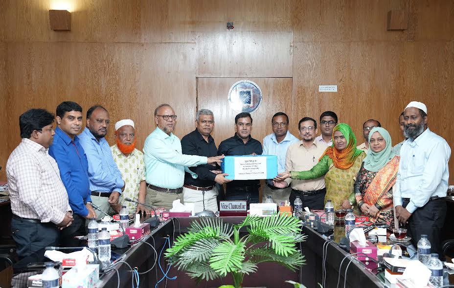 RU hands over Newcastle disease vaccine 'Master Seed' to livestock authorities