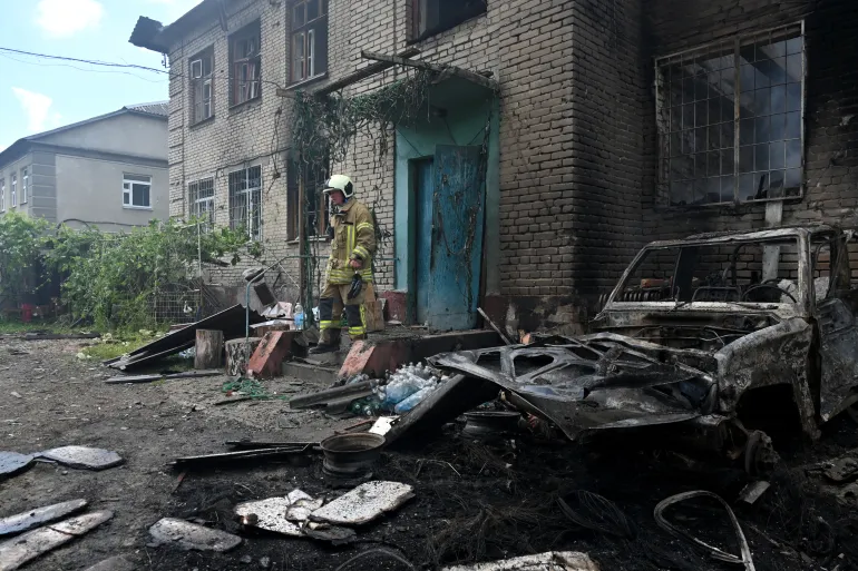 Three civilians dead in latest Russia, Ukraine strikes