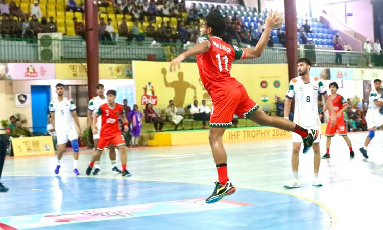 Bangladesh go down fighting 35-39 to India