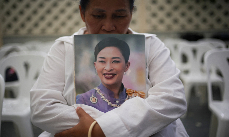 Mourners gather at Thai royal palace to await princess' body