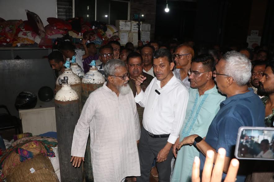 Whip Bakul visits fire-ravaged KCMCH, lauds rescue efforts